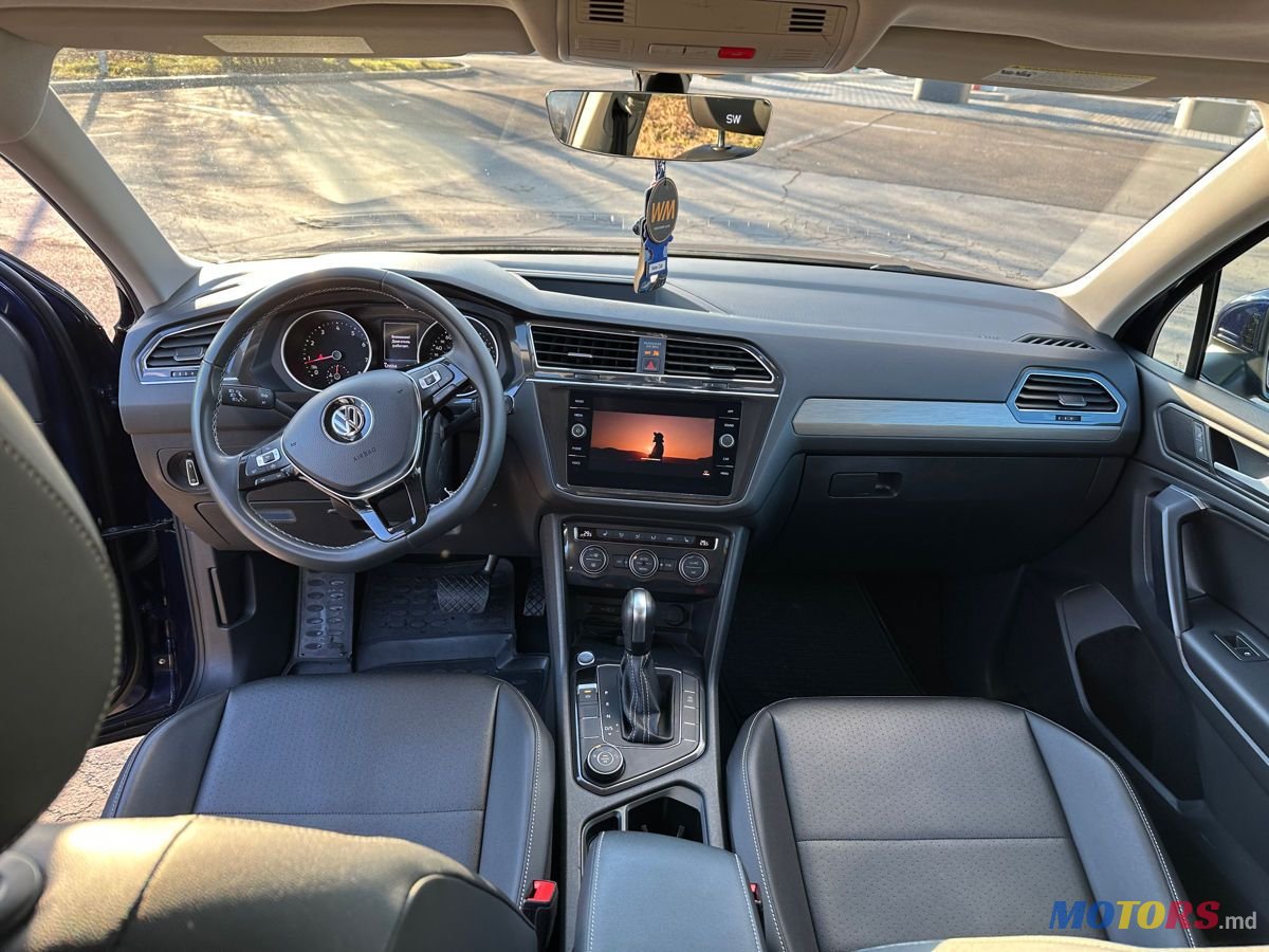 2021' Volkswagen Tiguan photo #5