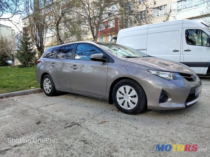 2014' Toyota Auris photo #1