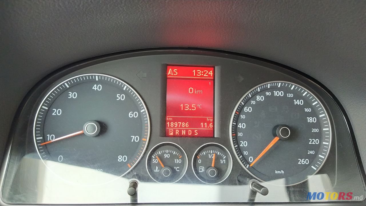 2008' Volkswagen Touran photo #6