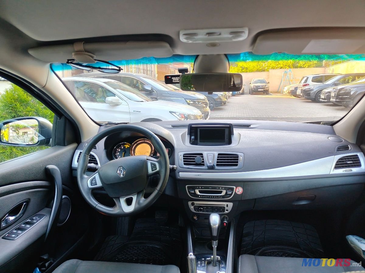 2012' Renault Megane photo #6