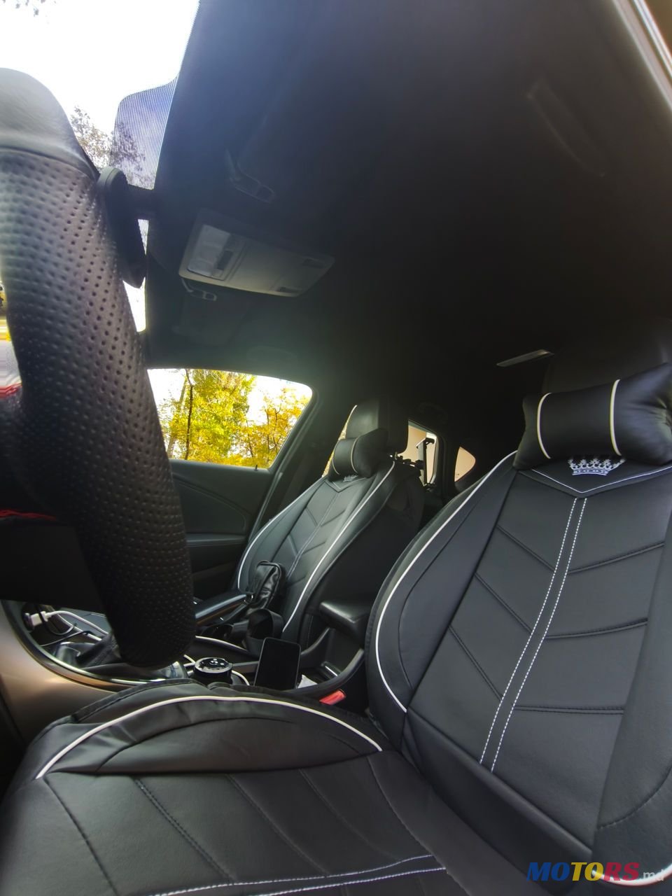 2010' Opel Astra photo #2