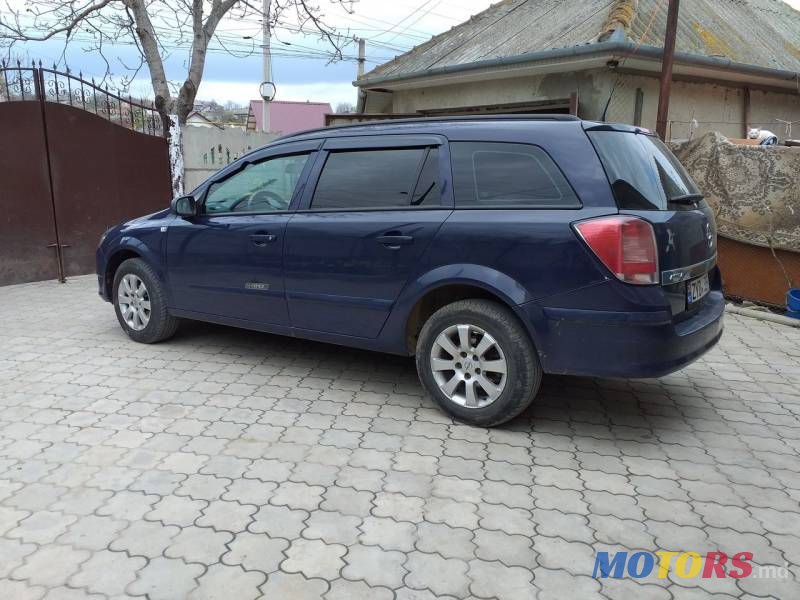 2005' Opel Astra photo #1