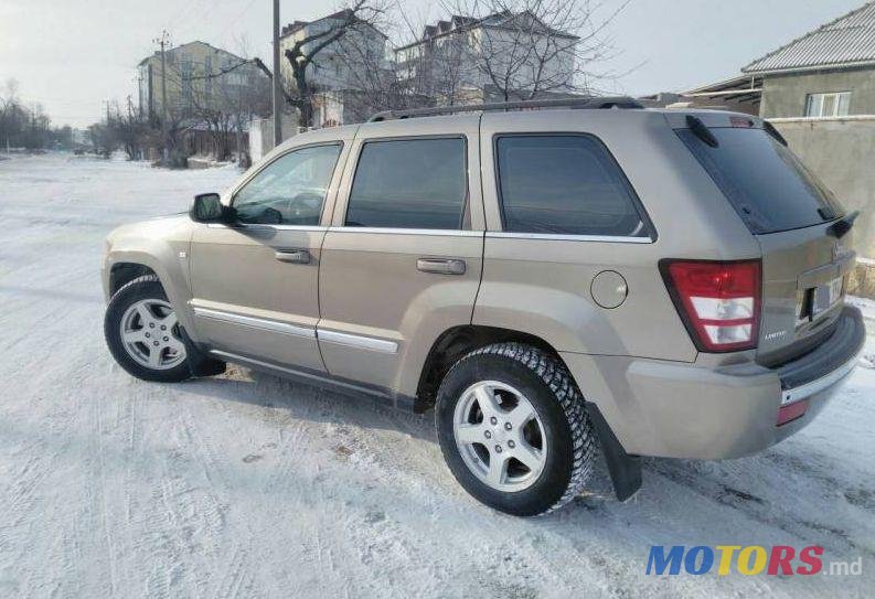 2006' Jeep Grand Cherokee photo #2