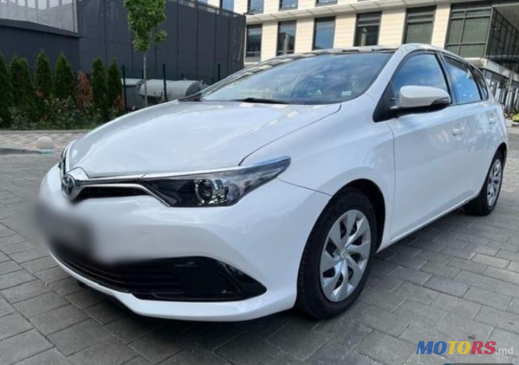 2017' Toyota Auris photo #2