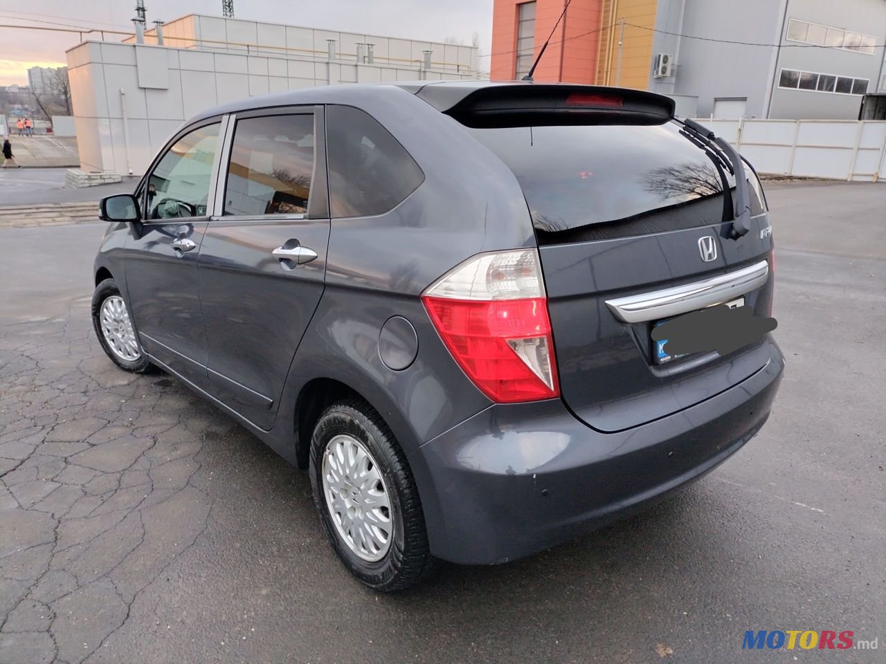 2005' Honda FR-V photo #3