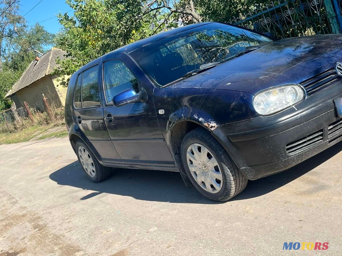 2002' Volkswagen Golf photo #2