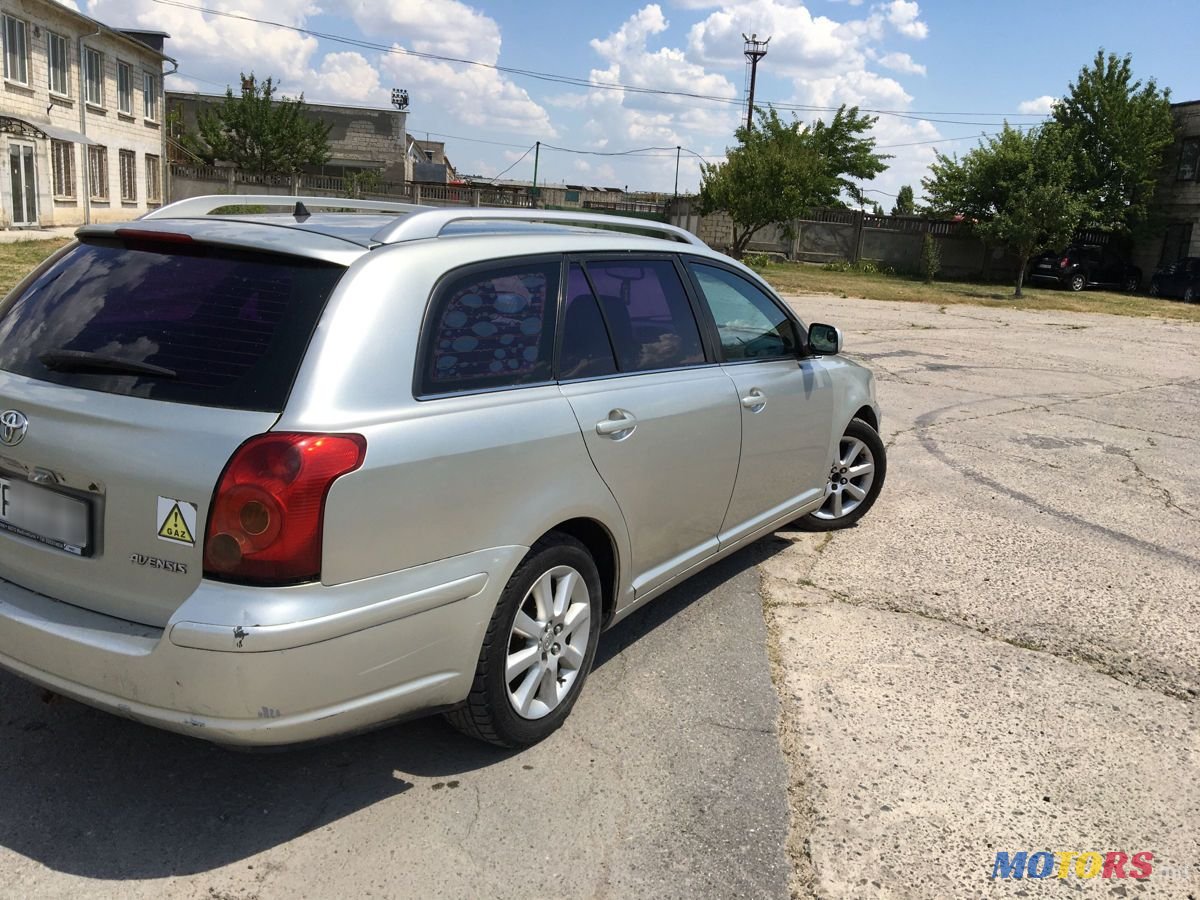 2005' Toyota Avensis photo #3