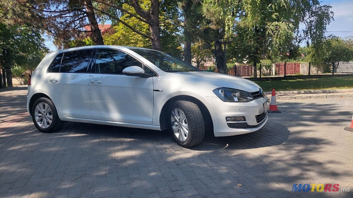 2016' Volkswagen Golf photo #5