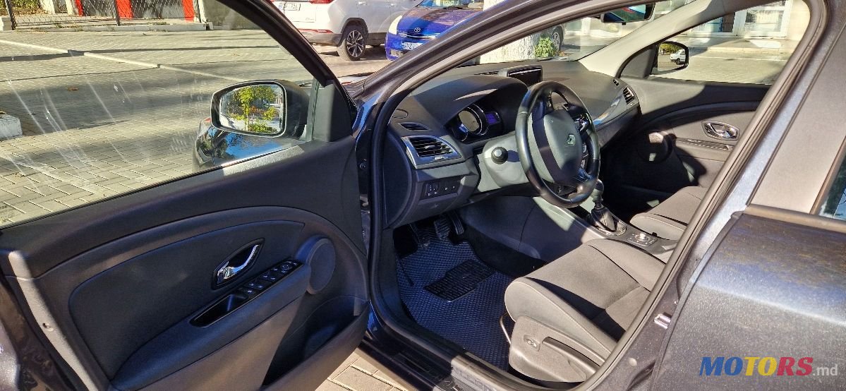 2014' Renault Megane photo #3