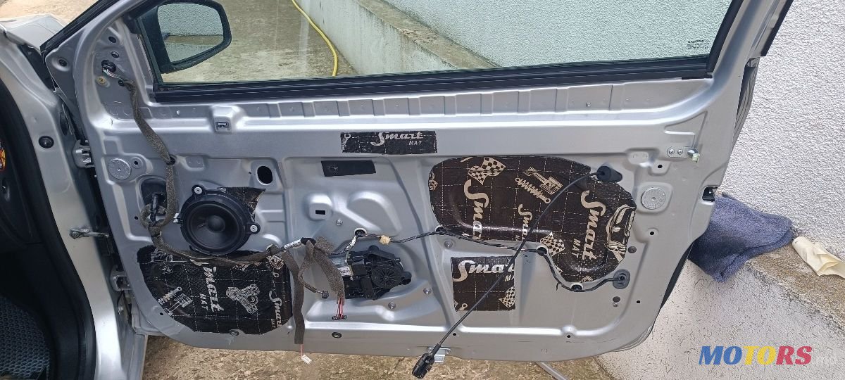 2011' Renault Megane photo #6