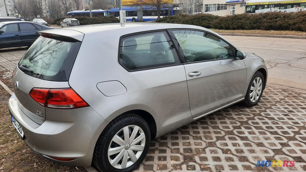 2012' Volkswagen Golf photo #3