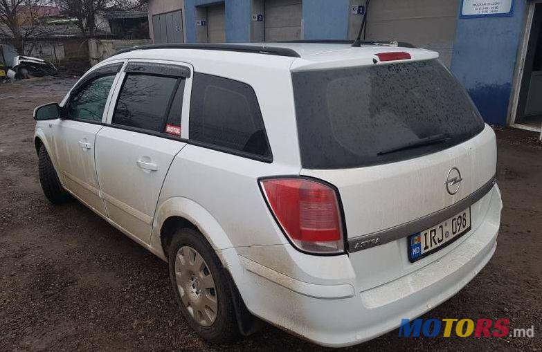 2006' Opel Astra photo #1