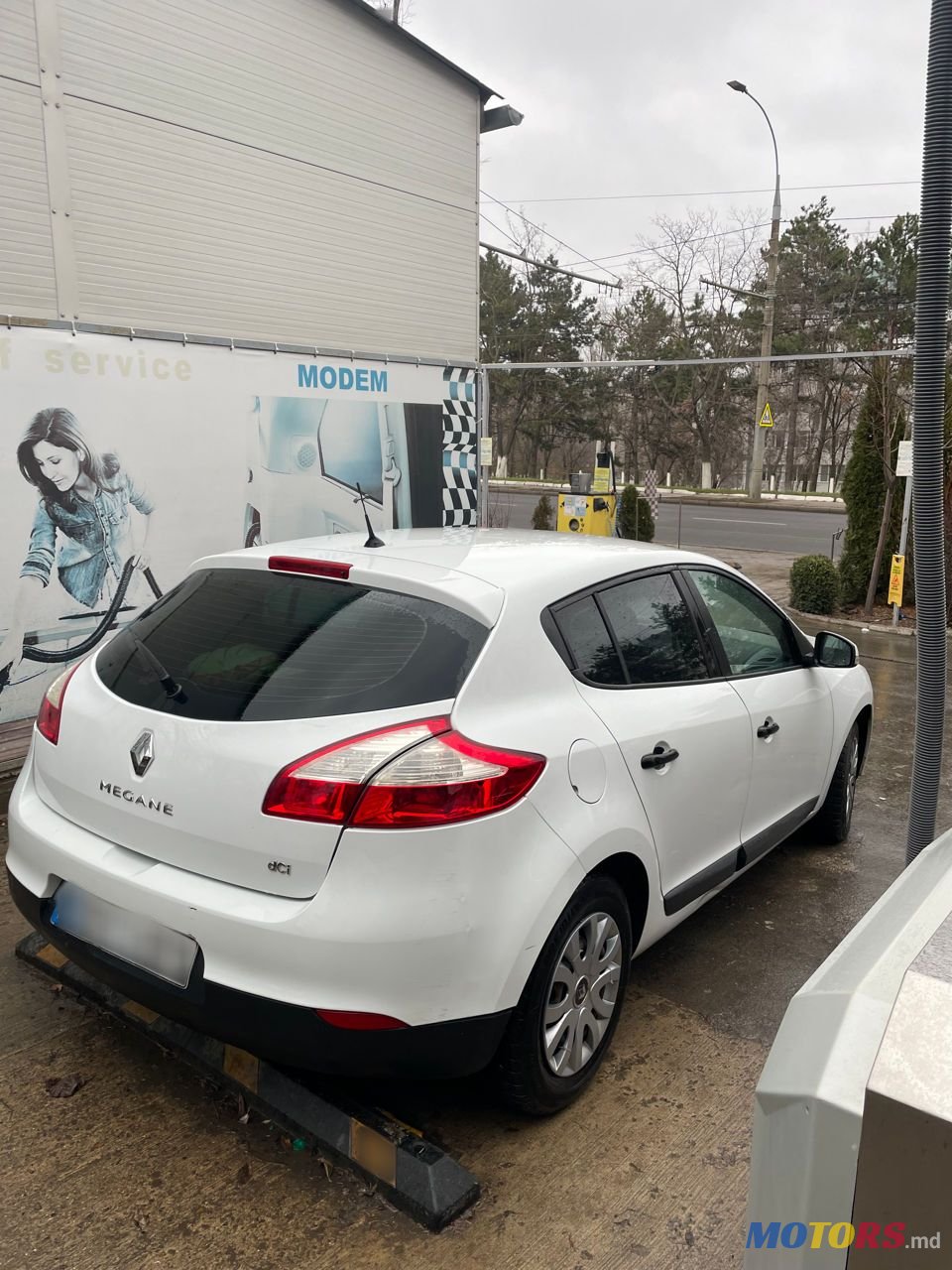 2011' Renault Megane photo #3