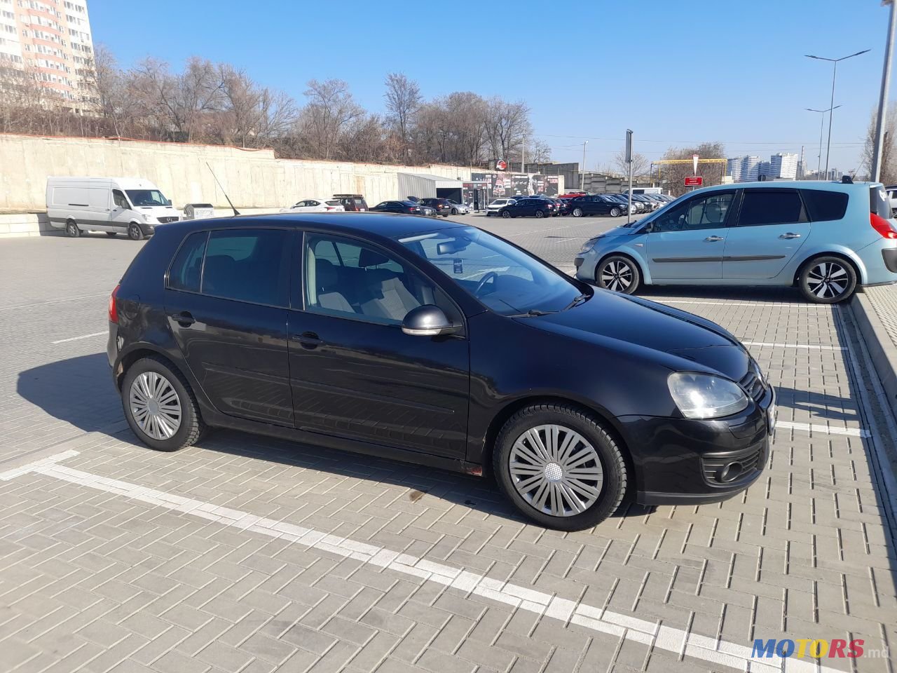 2007' Volkswagen Golf photo #6