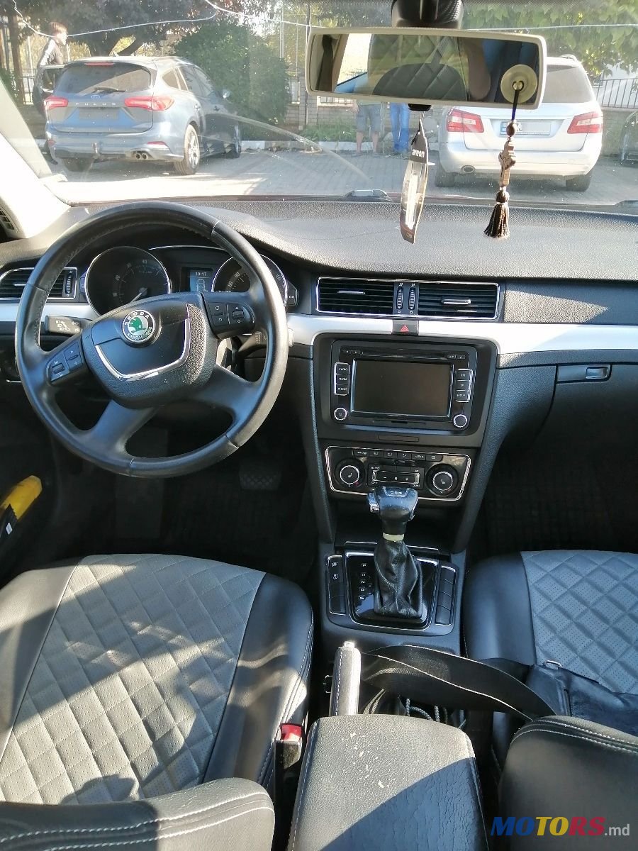 2009' Skoda Superb photo #4