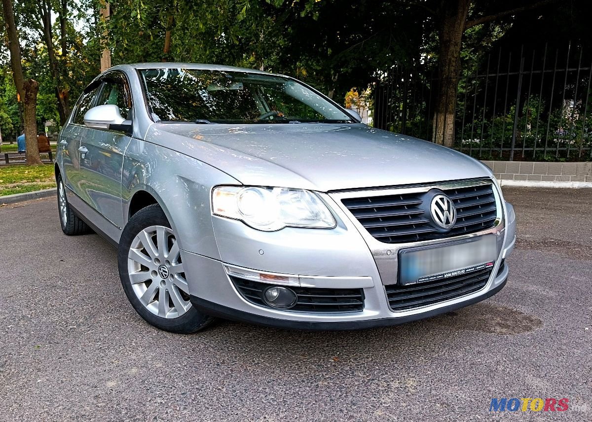 2008' Volkswagen Passat photo #2