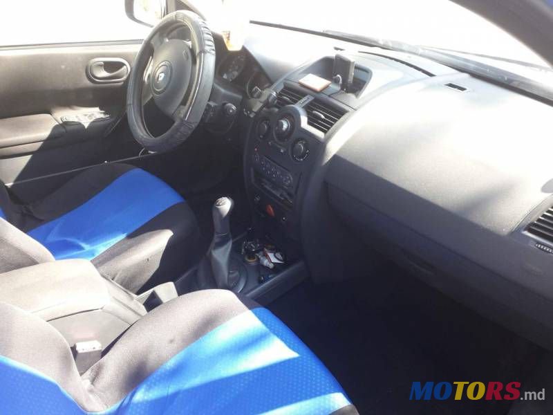 2005' Renault Megane photo #6