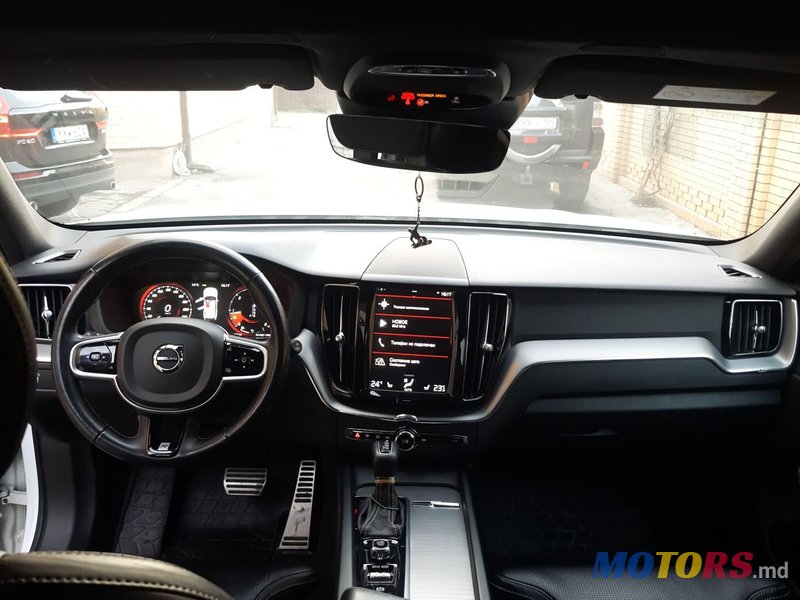 2018' Volvo XC60 photo #6