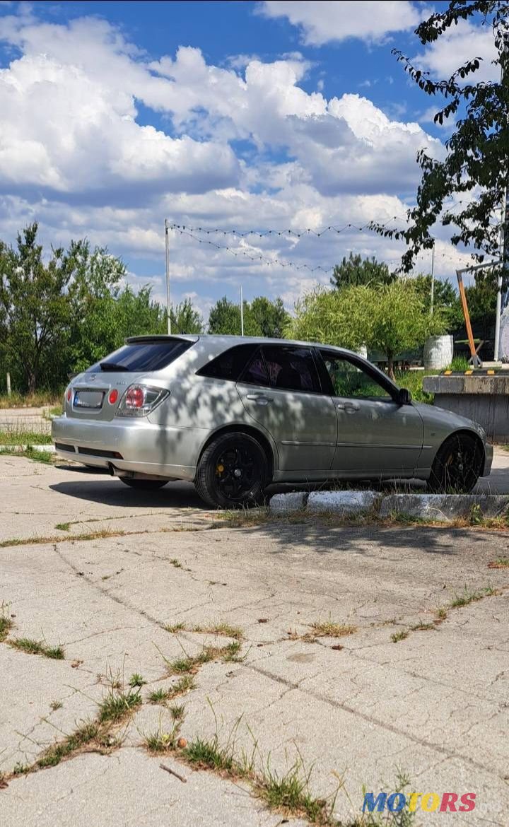 2003' Lexus Is Series photo #5