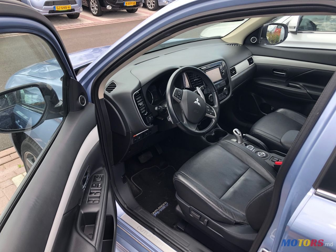 2014' Mitsubishi Outlander photo #1