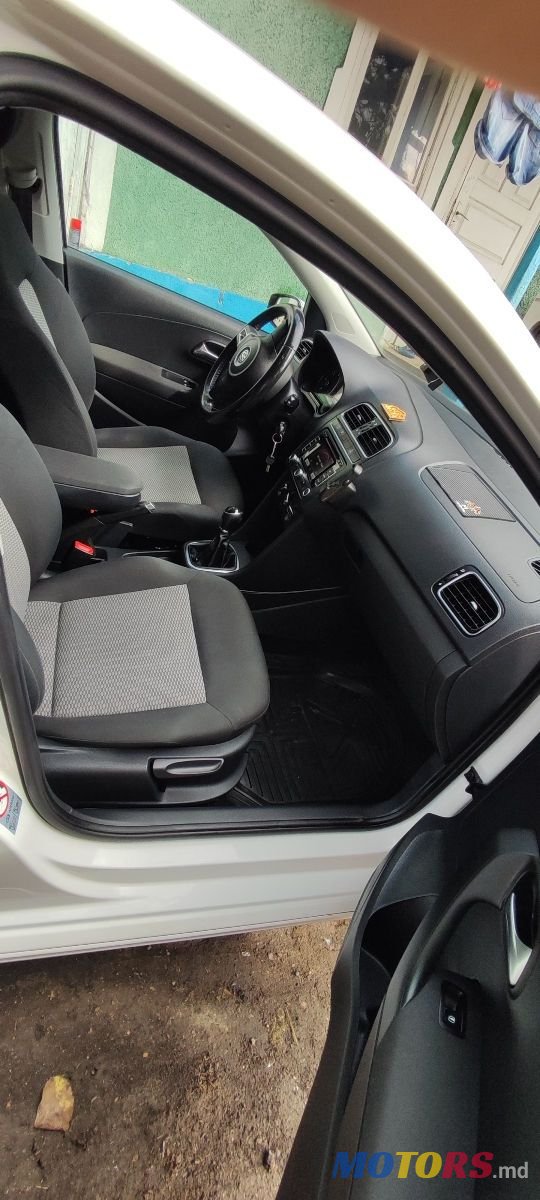 2012' Volkswagen Polo photo #4