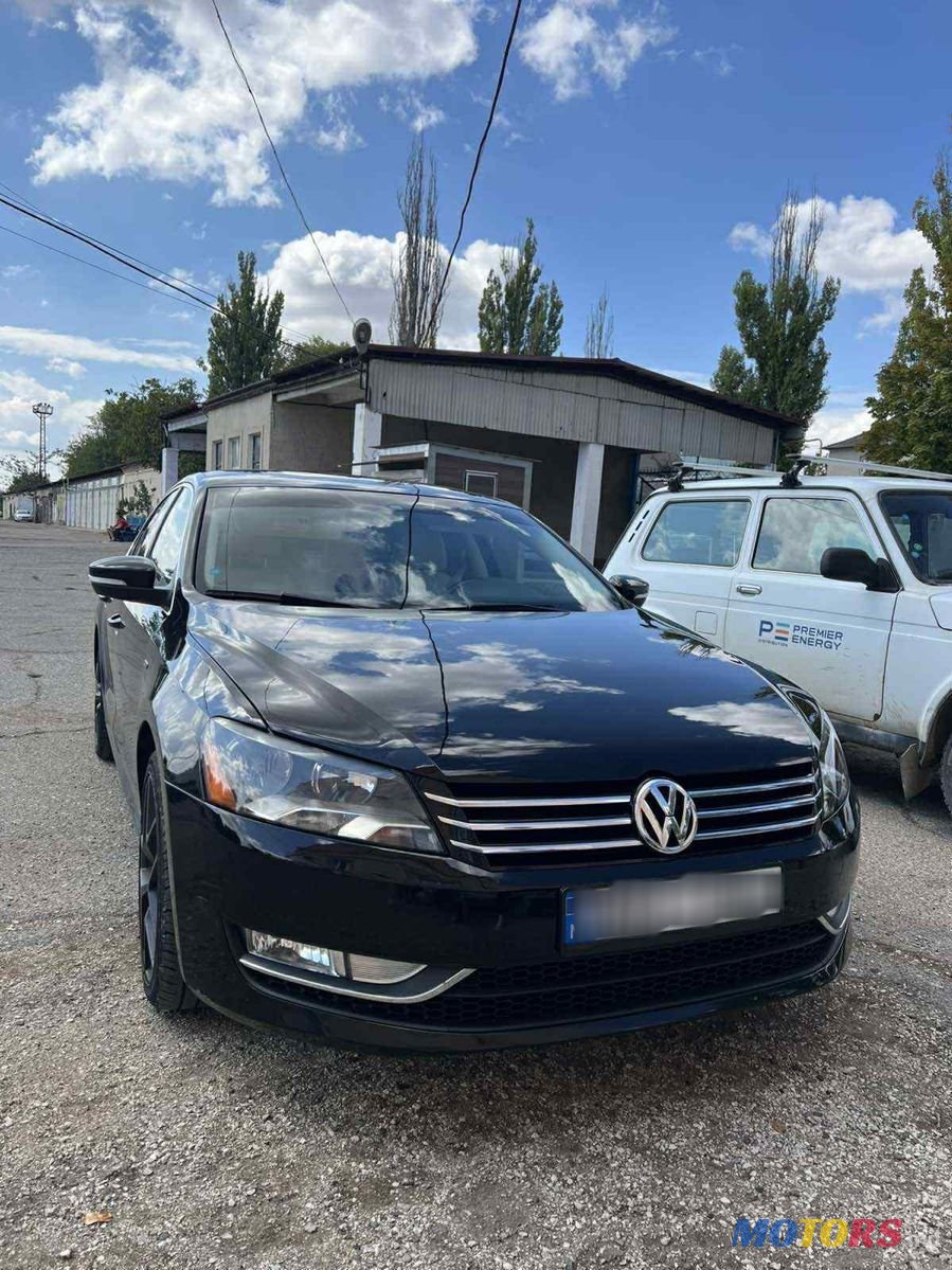 2015' Volkswagen Passat photo #1