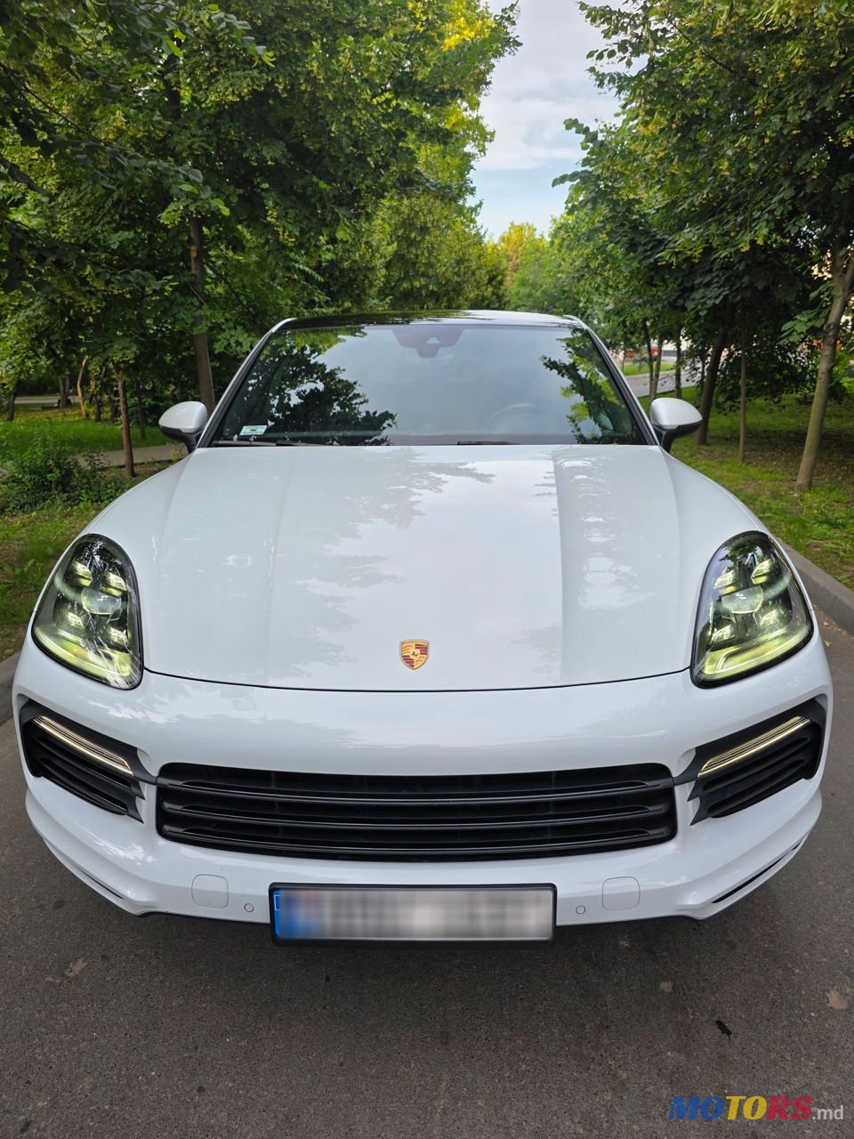 2020' Porsche Cayenne Coupe photo #3