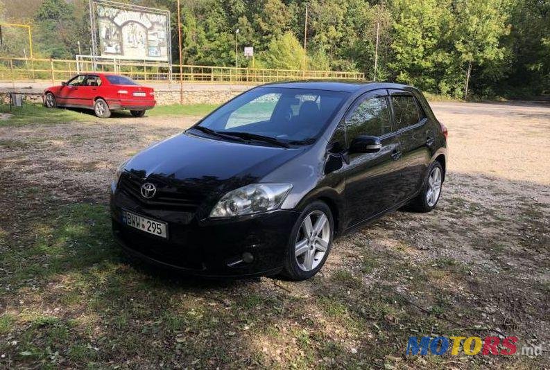 2012' Toyota Auris photo #1