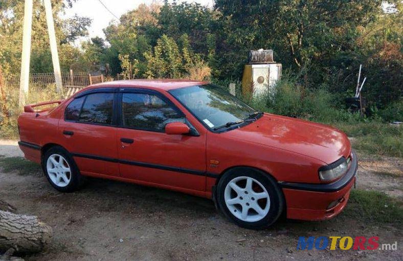 1992' Nissan Primera photo #1