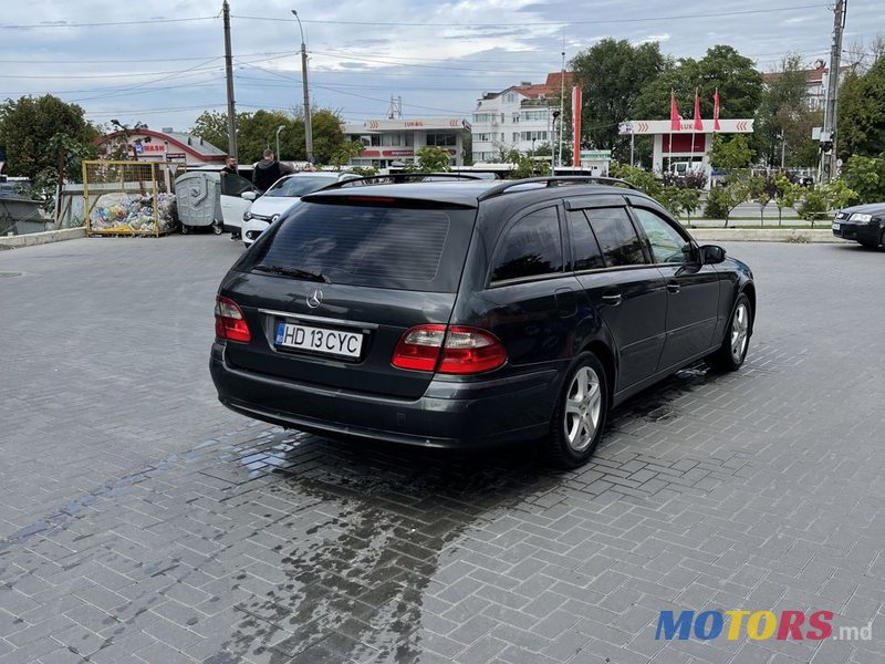 2004' Mercedes-Benz E Класс photo #5