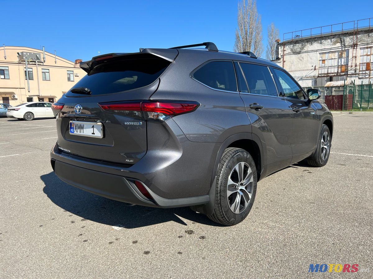 2021' Toyota Highlander photo #4