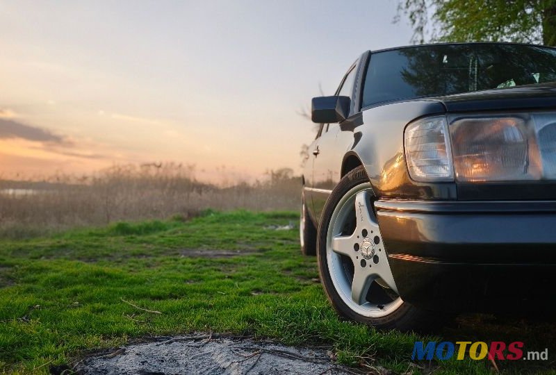 1993' Mercedes-Benz E-Class photo #1