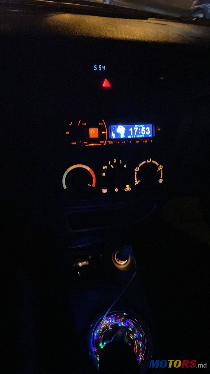 2004' Mitsubishi Lancer photo #6