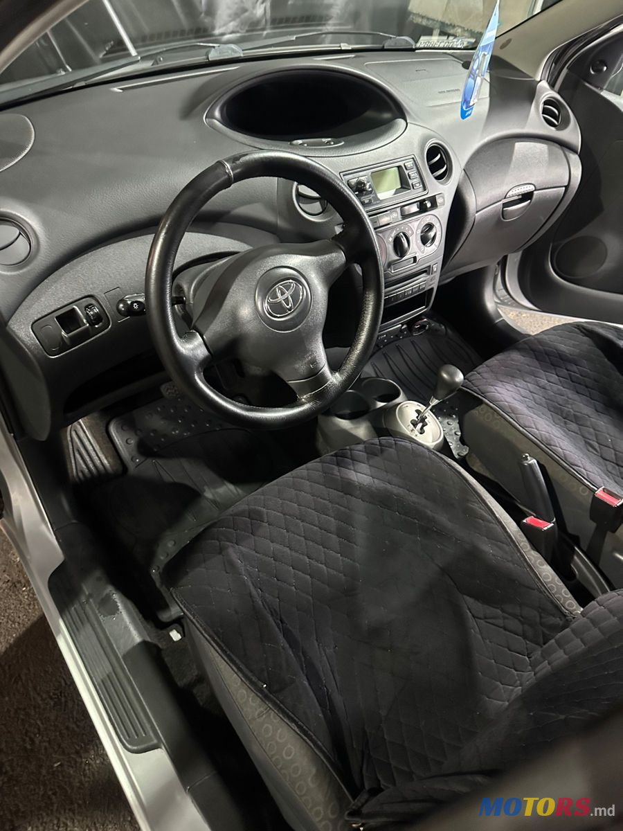 2004' Toyota Yaris photo #4