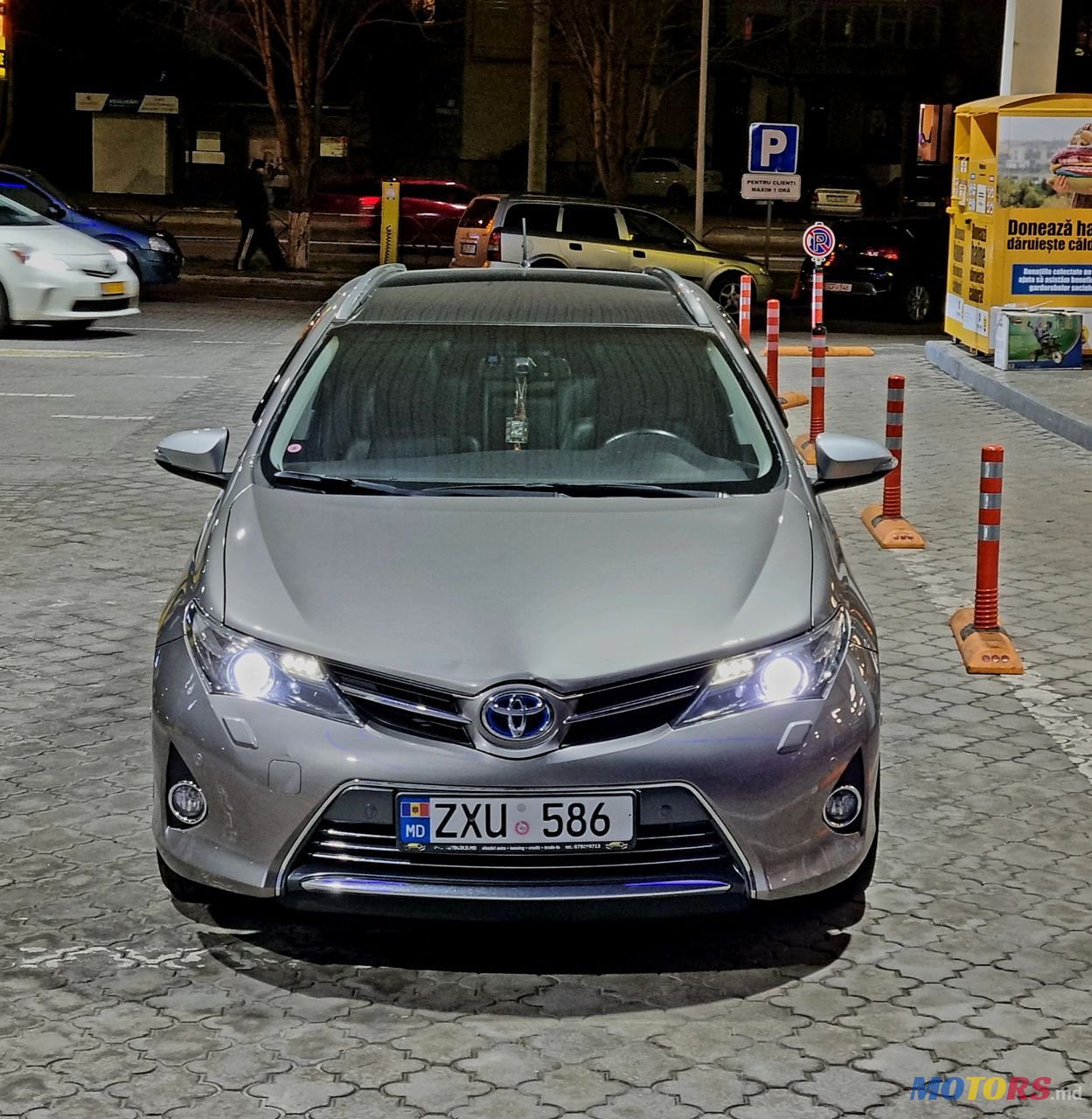 2014' Toyota Auris photo #2