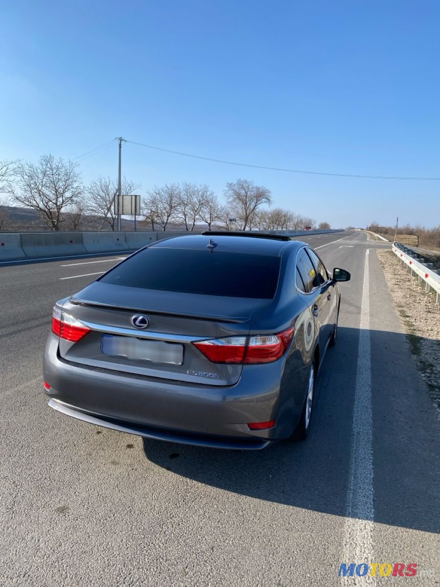 2012' Lexus Es Series photo #3