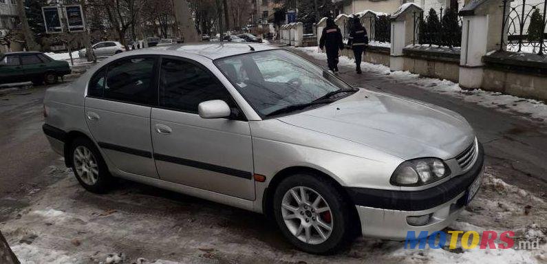 1998' Toyota Avensis photo #2