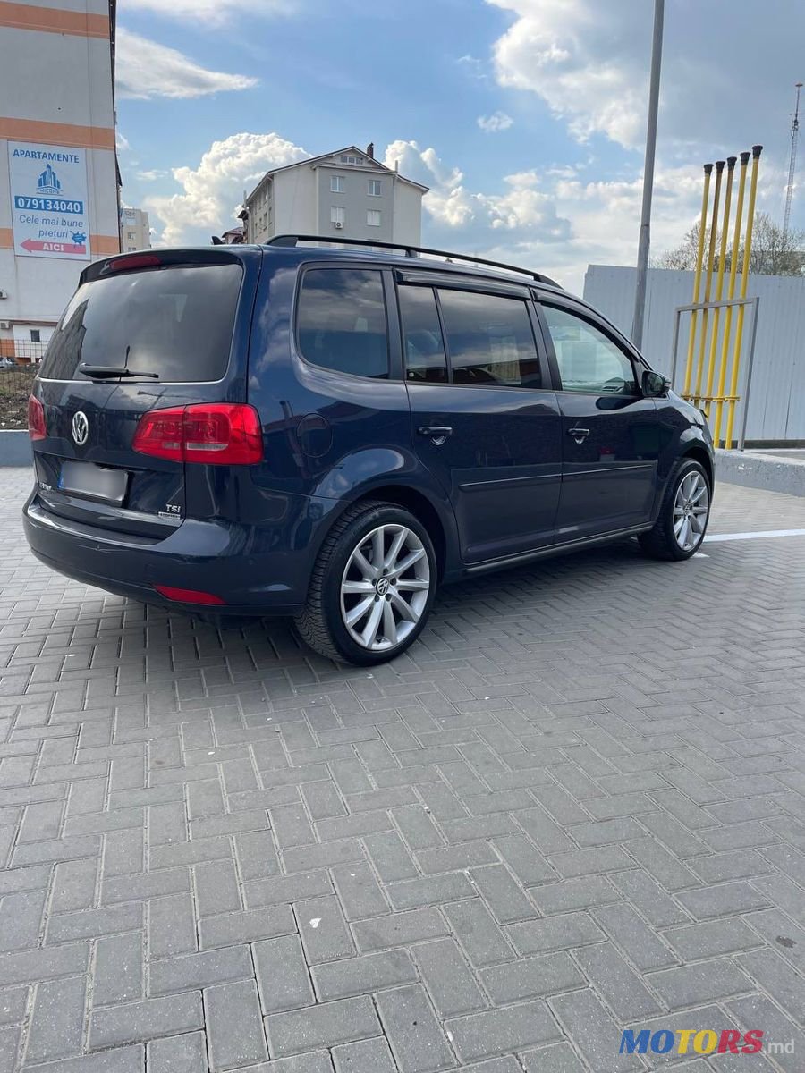 2013' Volkswagen Touran photo #3