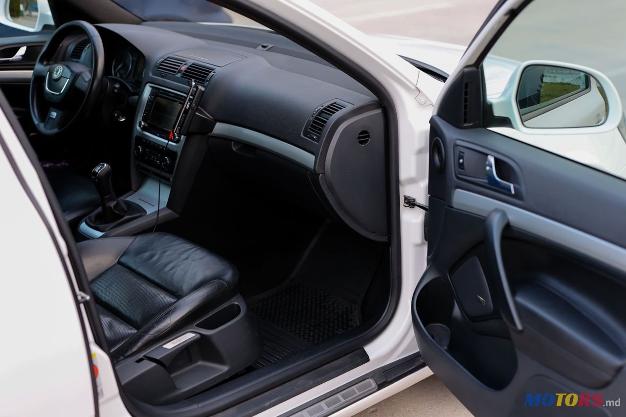 2010' Skoda Octavia Rs photo #3