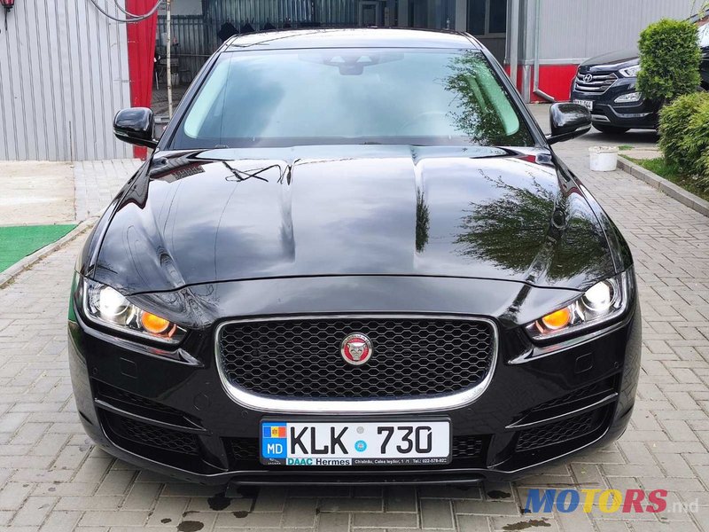 2015' Jaguar Xe photo #2