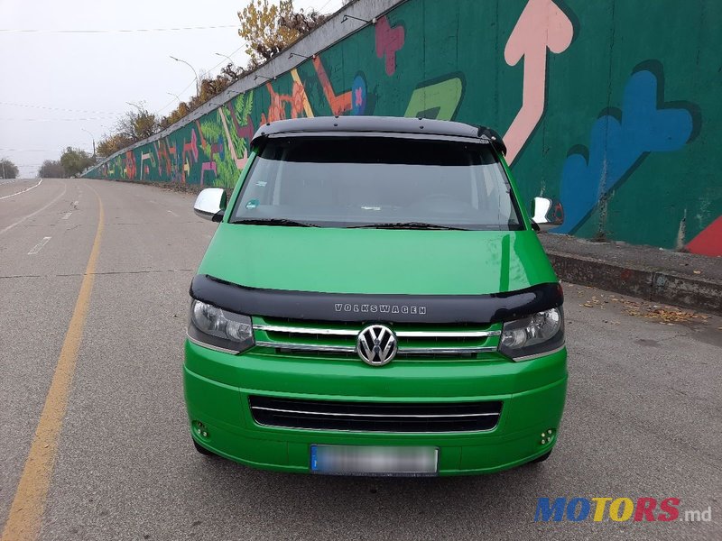 2011' Volkswagen Transporter photo #3