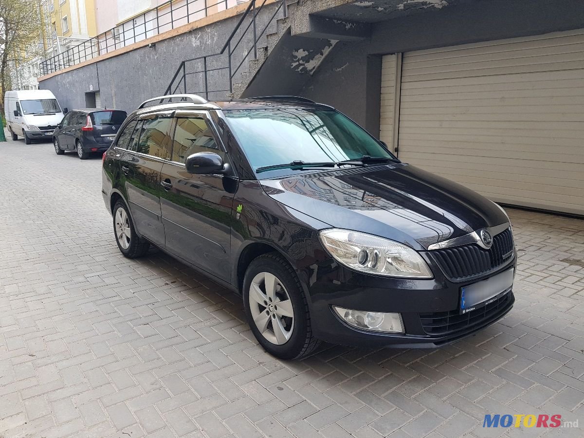 2013' Skoda Fabia photo #1