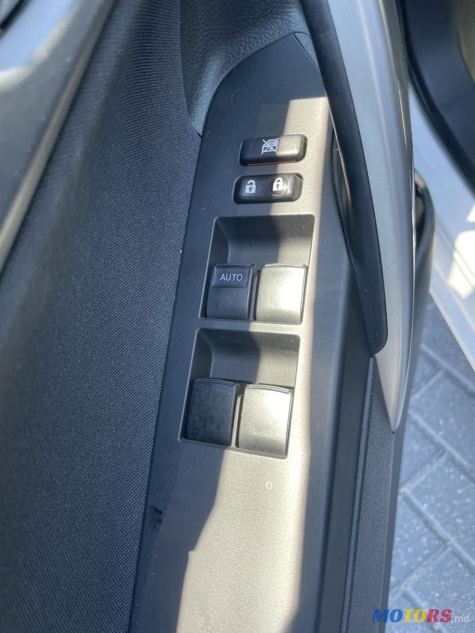 2014' Toyota Auris photo #5