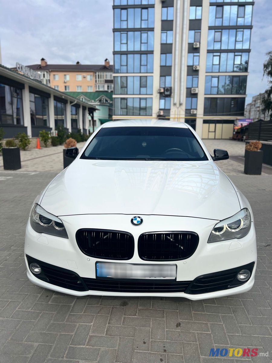 2012' BMW 5 Series photo #1