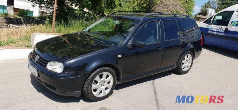 2004' Volkswagen Golf photo #1