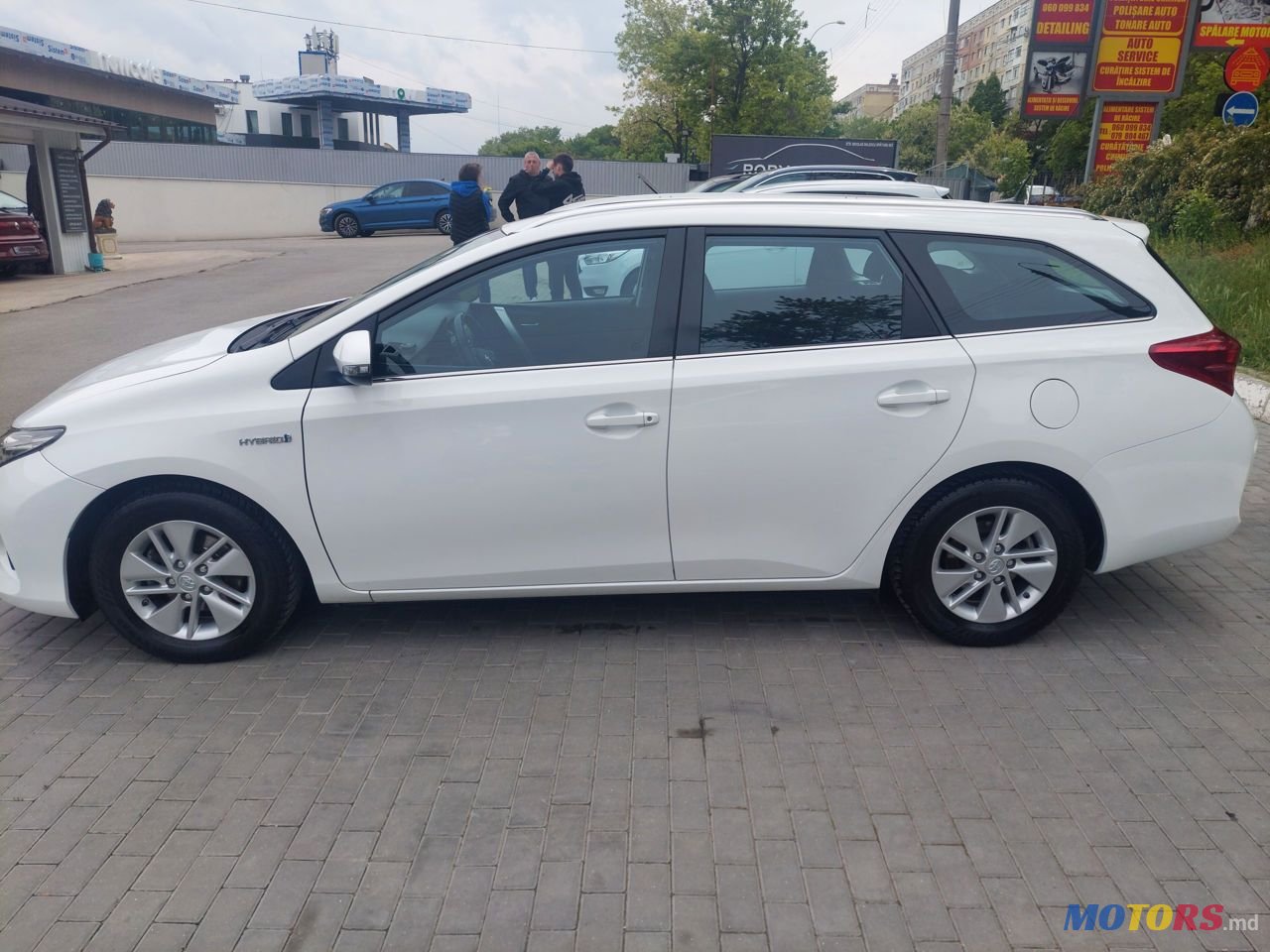 2015' Toyota Auris photo #2