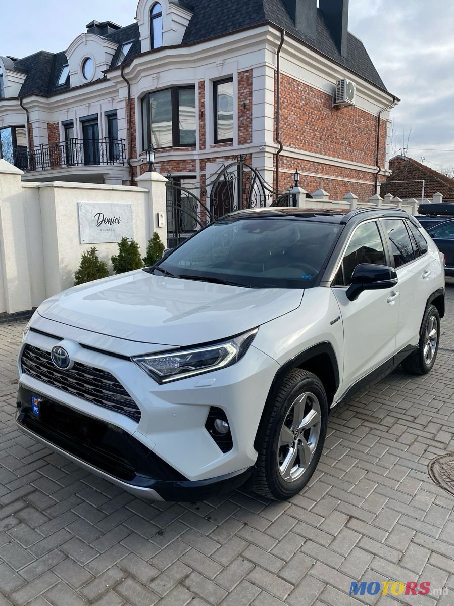 2019' Toyota RAV4 photo #1