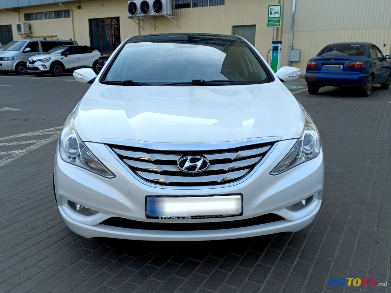 2011' Hyundai Sonata photo #3