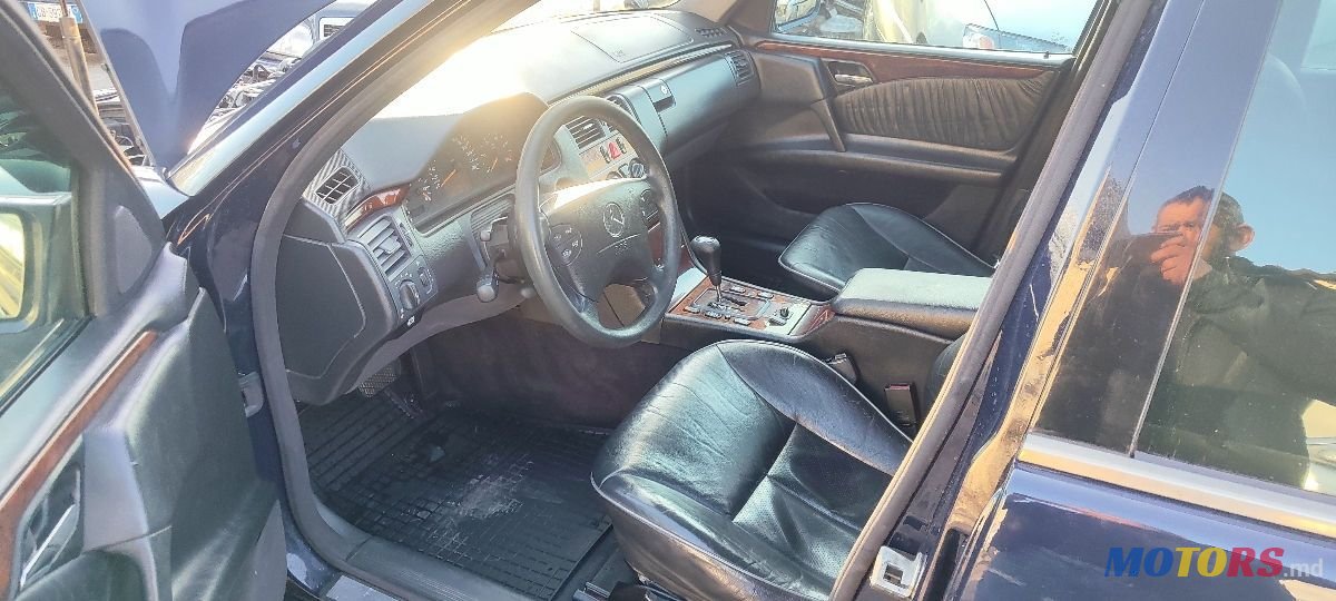 2001' Mercedes-Benz E-Class photo #3