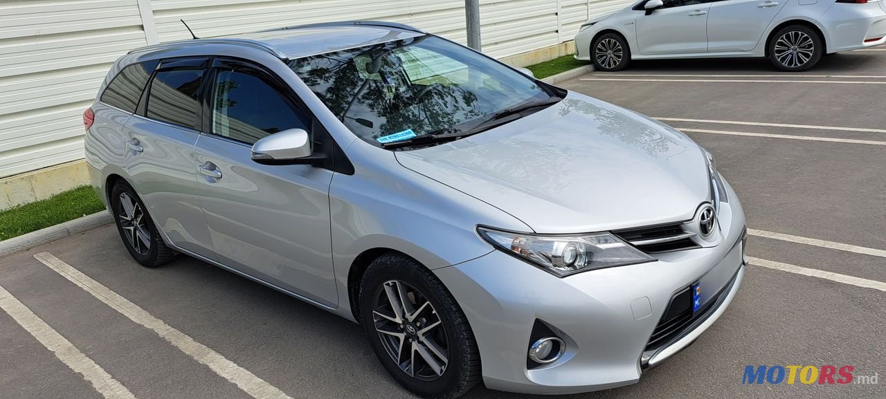 2016' Toyota Auris photo #2